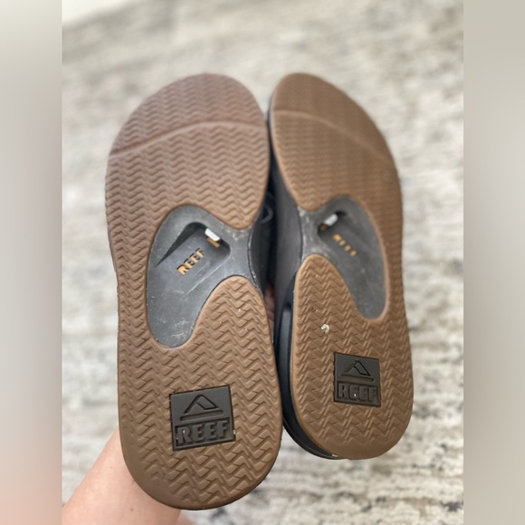 Reef Fanning BOTTLE OPENING Flip Flops Mens Size 12 Brown Sanda - Picture 4 of 8